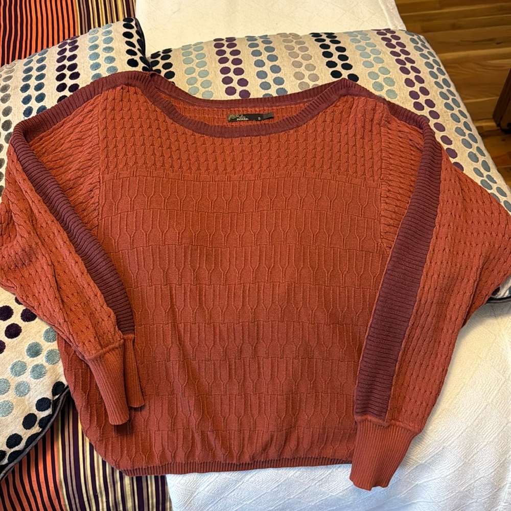 Prana lightweight long sleeve boatneck knit shirt.